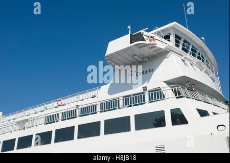 Die M.S. Chi-Cheemaun-Fähre verbindet Tobermory auf der Spitze der Halbinsel Bruce mit South Baymouth auf Manitoulin Island. Überqueren den Main-Kanal zwischen Lake Huron und der Georgian Bay, lässt diese rauchfreien Fähre Tobermory mit Blick auf die Niagara-Esc Stockfoto