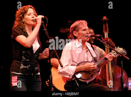 Amy Helm (Lead-Sänger der Band Ollabelle und Tochter von Levon Helm) Ausführung mit Levon Helm Band live im Central Park Summerstage in New York City. 28. Juni 2007 © David Atlas / MediaPunch Ltd. Stockfoto