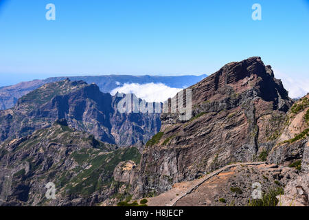 Wanderweg vom Pico Do Arieiro zum Pico Do Ruivo, Madeira Stockfoto