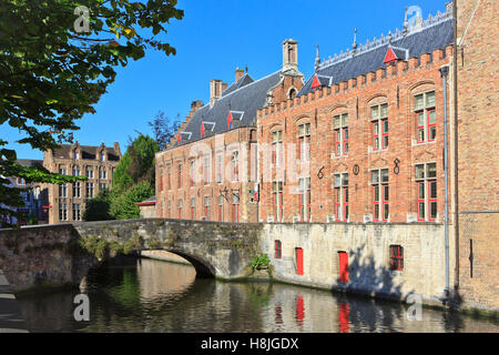 Den Grün-Kanal (Groenerei) stammt aus 1127 in Brügge, Belgien Stockfoto