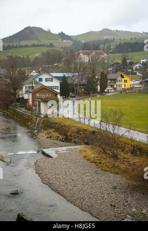 Typische Häuser und Landschaft, in Appenzell, Schweiz Stockfoto