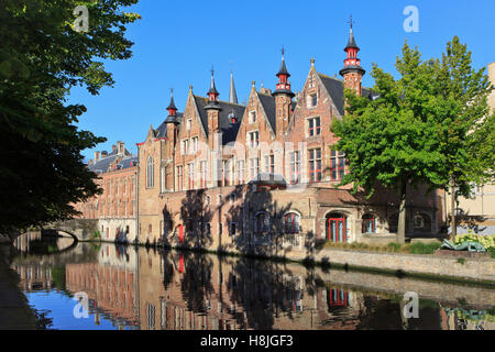 Den Grün-Kanal (Groenerei) stammt aus 1127 in Brügge, Belgien Stockfoto