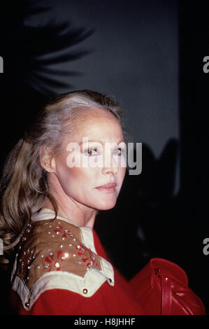 Ursula Andress in LA im Jahr 1981 abgebildet. © RTMcbride / MediaPunch Stockfoto