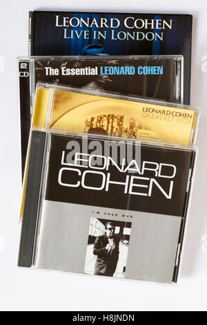 Auswahl an Leonard Cohen CDs Compact Discs - Live in London, I'm Your man, The Essential and Greatest Hits auf weißem Hintergrund Stockfoto