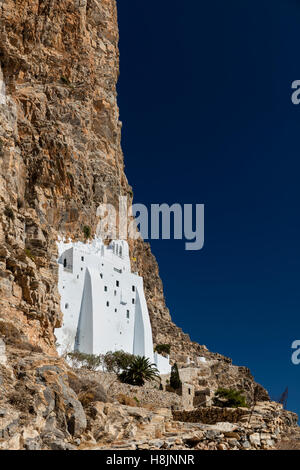 Stein weiß getünchten Kloster Panagia Chosoviotissa (Hozoviotissa) auf Amorgos in den Kykladen-Inseln von Griechenland Stockfoto