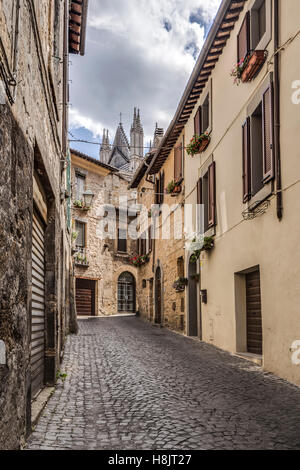 Gasse in Orvieto, Umbrien. Stockfoto