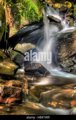 Bunter Wasserfall befindet sich in der Peak District National Park Stockfoto