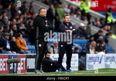 Sheffield United Manager Chris Wilder (links) und Chesterfield Manager Danny Wilson (rechts) an der Seitenlinie während Sky Bet League One match bei der Proact-Stadion, Chesterfield. Stockfoto