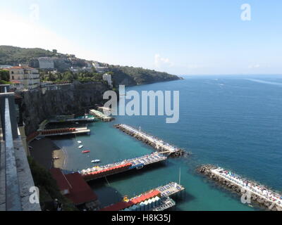 Blick auf die Marina Grande in Sorrent Stockfoto