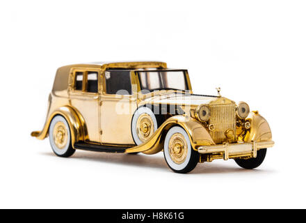 1937 Rolls-Royce Sedance DeVille Diecast Model von Corgi, verchromt Nr. 3230 in 24 ct Gold limitierte Auflage von nur 5000. Stockfoto
