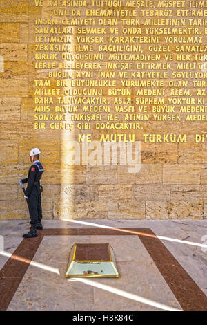 ANKARA, Türkei - 21. Oktober 2016: Wachablösung am Anitkabir in Ankara, Türkei. Mustafa ist Mausoleum von Atatürk Stockfoto