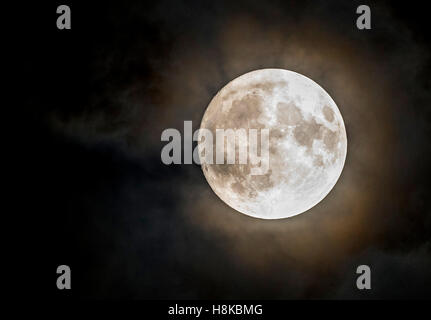 Supermoon über Helston, Cornwall Stockfoto