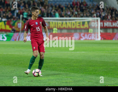 12. November 2016. Loule, Portugal. Dlichsten Verteidiger Joao Cancelo (15) während der FIFA 2018 World Cup Qualifier zwischen Portugal und Lettland © Alexandre de Sousa/Alamy Live News Stockfoto