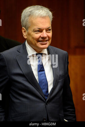 Brüssel, Bxl, Belgien. 14. November 2016. Ausländischen Beziehungen Minister von Belgien, Didier Reynders beim FAC Rat der Außenminister der EU beim Europäischen Rat am Hauptsitz in Brüssel, Belgien auf 14.11.2016 von Wiktor Dabkowski Credit: Wiktor Dabkowski/ZUMA Draht/Alamy Live News Stockfoto