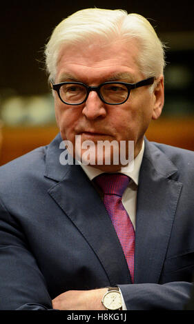 Brüssel, Bxl, Belgien. 14. November 2016. Bundesaußenminister Frank-Walter-Steinmeier während FAC Rat der Außenminister der EU beim Europäischen Rat am Hauptsitz in Brüssel, Belgien auf 14.11.2016 von Wiktor Dabkowski Credit: Wiktor Dabkowski/ZUMA Draht/Alamy Live News Stockfoto