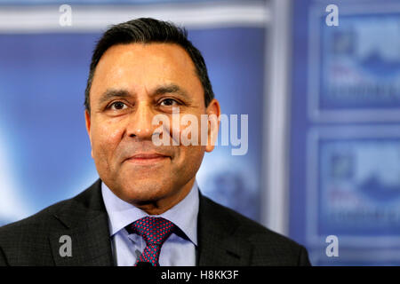 Detroit, Michigan, USA. 22. Sep, 2016. DINESH C. PALIWAL, Chairman, President & CEO von HARMAN Adressen der Detroit Economic Club tagte im Cobo Center. HARMEN hat heute bekannt gegeben, dass sie von Samsung angekauft werden. © Jeff Kowalsky/ZUMA Draht/Alamy Live-Nachrichten Stockfoto