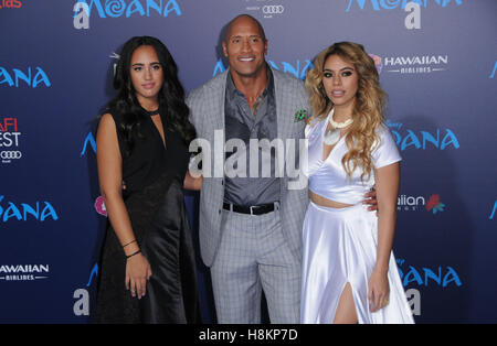 Hollywood, CA, USA. 14. November 2016. 14. November 2016 - Hollywood, Kalifornien. Simone Alexandra Johnson, Dwayne Johnson, Dinah Jane Hansen. AFI FEST 2016 vorgestellt von Audi - Premiere von Disneys '' Moana'' auf TCL Chinese Theater statt. Bildnachweis: Birdie Thompson/AdMedia Credit: Birdie Thompson/AdMedia/ZUMA Draht/Alamy Live-Nachrichten Stockfoto