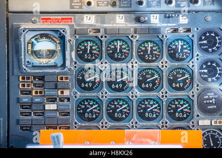 Stockholm Arlanda, Schweden - die Flugzeug-Steuerelemente innerhalb der Cockpit-Raum in das Jumbo Stay (Jumbohostel), ein Hostel, das ist ein Stockfoto