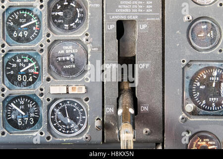 Stockholm Arlanda, Schweden - die alte Steuerelemente innerhalb des Cockpit-Raumes an das Jumbo Stay (Jumbohostel), eine Herberge, die eine Conver ist Stockfoto