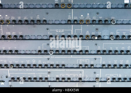 Stockholm Arlanda, Schweden - die alte Steuerelemente innerhalb des Cockpit-Raumes an das Jumbo Stay (Jumbohostel), eine Herberge, die eine Conver ist Stockfoto