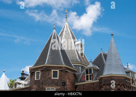 Amsterdam, Niederlande, schließen Sie die Ansicht von der Waag in Nieuwmarkt liegt. Stockfoto