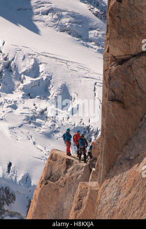 Kletterer auf die Aiguille du Midi Chamonix-Mont-Blanc, Frankreich Stockfoto