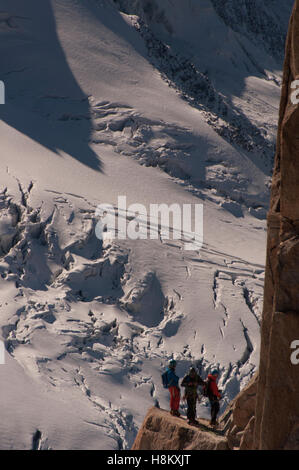 Kletterer auf die Aiguille du Midi Chamonix-Mont-Blanc, Frankreich Stockfoto