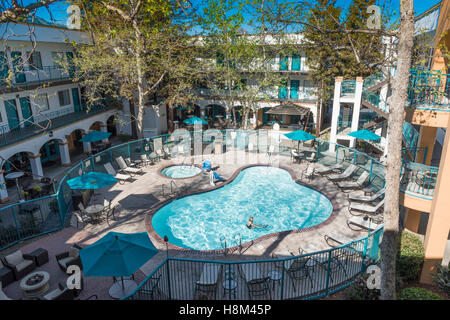 Außenansicht des Quality Suites, ein Market Apartment Hotel/Motel in San Luis Obispo, Kalifornien, USA. Stockfoto