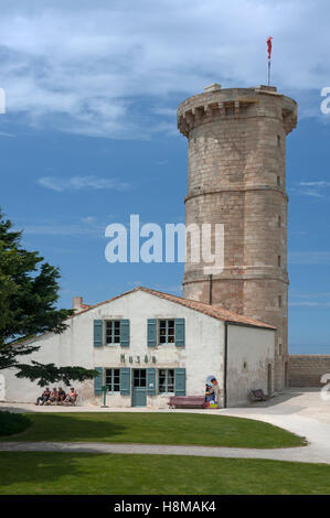 Die alte Phare des Baleines, den Leuchtturm der Wale, von 1682 mit Museum, Saint-Clément-des-Baleines, Ile de Ré, Vandee Stockfoto