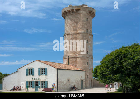 Die alte Phare des Baleines, den Leuchtturm der Wale, von 1682 mit Museum, Saint-Clément-des-Baleines, Ile de Ré, Vandee Stockfoto