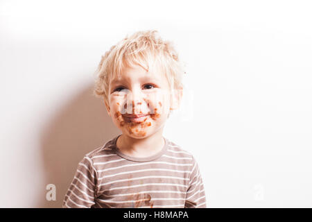 Junge kann Schokolade Stockfoto