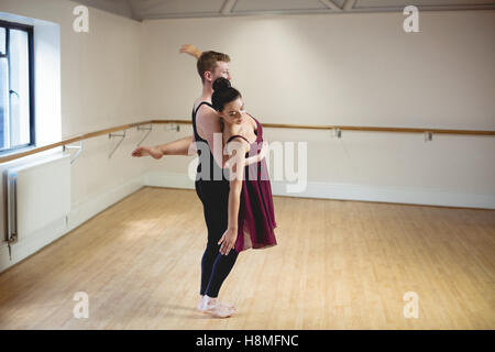 Ballett-Partner üben Ballett-Tanz Stockfoto