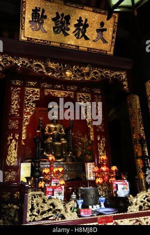 Altar der Könige, Mitwirkenden von Van Mieu - Tempel des Konfuzius, genannt im Volksmund Tempel der Literatur in Hanoi. Stockfoto