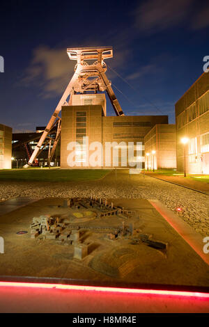 Deutschland, Ruhrgebiet, Essen, Industrie Denkmal Zeche Zollverein, Schacht XII, Förderturm, Modell der Kohle von mir Zollverein. Stockfoto