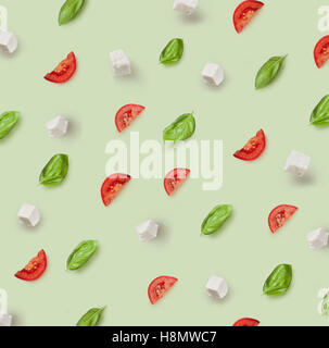 Cherry-Tomaten, Mozzarella und Basilikum-Muster Stockfoto