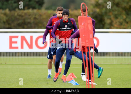 Englands Jamie Vardy (Mitte) während einer Trainingseinheit bei Tottenham Hotspur Training Centre in London. Stockfoto