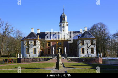 Immobilien Fraeylemaborg aus dem 13. Jahrhundert in Slochteren. Die Niederlande Stockfoto