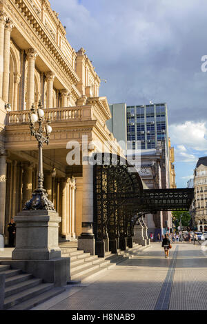 Der Eingang der "Colon Theater" in der Calle Libertad. Buenos Aires, Argentinien. Stockfoto