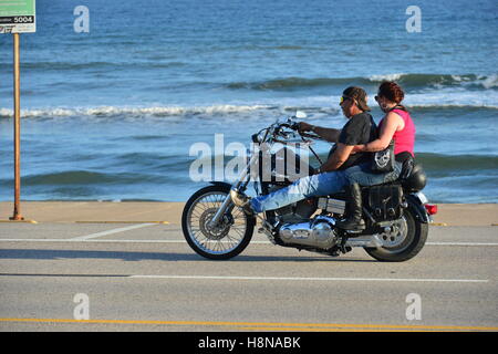 Ein Motorradfahrer in Galveston, Texas, USA Stockfoto