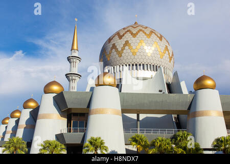 Kota Kinabalu, Malaysia - 7. Juni 2016: Masjid Negeri Sabah Zustand-Moschee von Sabah in Kota Kinabalu, Malaysia Stockfoto