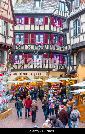 Das Zentrum von Colmar in der Weihnachtszeit, Weinstraße, Haut-Rhin-Elsass-Frankreich-Europa Stockfoto