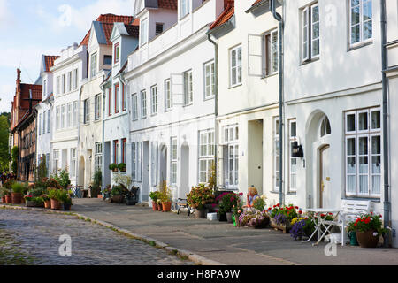 Fassaden der historischen Häuser in der Altstadt von Lübeck. Stockfoto