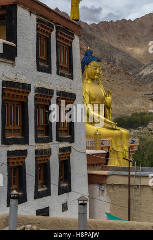 Riesen gold Buddha bei Likir Gompa, Ladakh Stockfoto