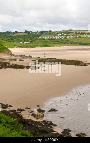 South West Coastal Path/Anglesey Coastal Path am Lligwyn Strand, Anglesey, North Wales Stockfoto