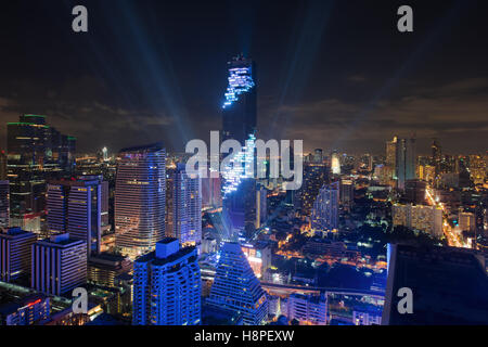 Light &amp; sound Show auf Mahanakhon Gebäude, Mahanakhon Gebäude ist das höchste Gebäude in Bangkok, Thailand. Stockfoto