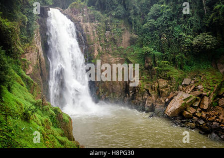 Nam Tok Heo Narok Wasserfall im Khao Yai Nationalpark Thailand Stockfoto