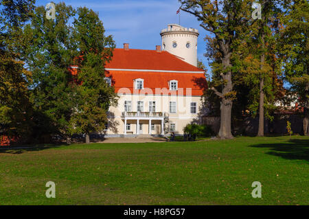 Cesis, Lettland - 5. Oktober 2013: Altes Museum in der schönen Stadt Cesis. Cesis ist eine der ältesten Städte in Lettland Stockfoto