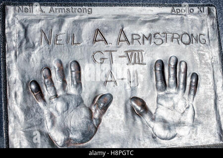 Space View Park, Gedenkstätte, Astronauten, Neil Armstrong, Handpalmendrucke, FL161025083 Stockfoto