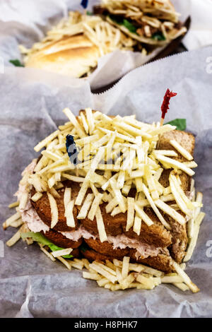 Miami Florida, International Mall, Le Cafe Limoge, Restaurants, Restaurants, Restaurants, Restaurants, Restaurants, Cafés, Vollkorn-Thunfisch-Sandwich, Chips, FL161025215 Stockfoto