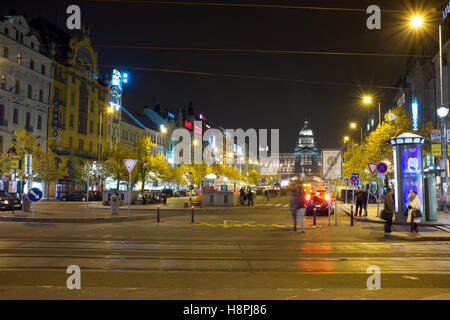 Wenzelsplatz-Prag bei Nacht Stockfoto